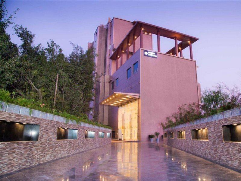 Regenta Central Grand Exotica Pimpri-Chinchwad Zewnętrze zdjęcie