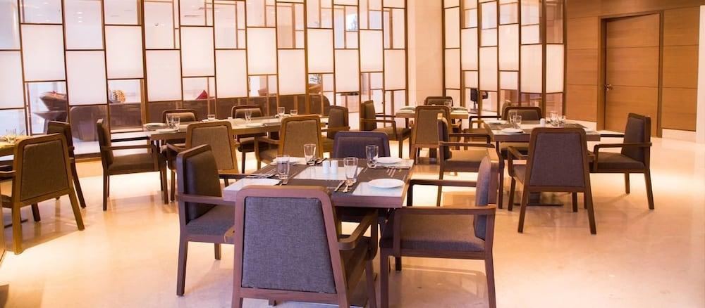 Regenta Central Grand Exotica Pimpri-Chinchwad Zewnętrze zdjęcie