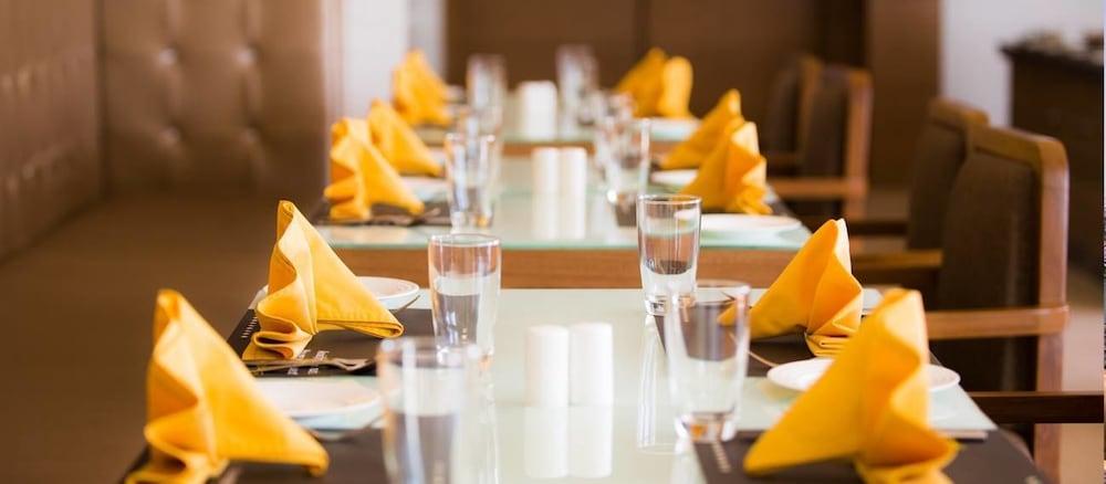 Regenta Central Grand Exotica Pimpri-Chinchwad Zewnętrze zdjęcie