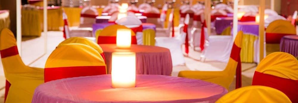 Regenta Central Grand Exotica Pimpri-Chinchwad Zewnętrze zdjęcie