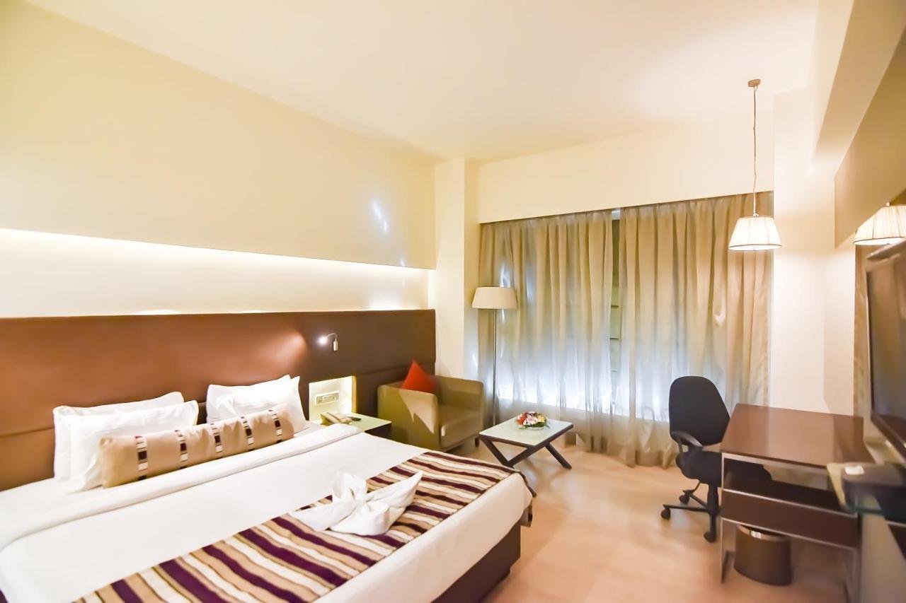 Regenta Central Grand Exotica Pimpri-Chinchwad Zewnętrze zdjęcie