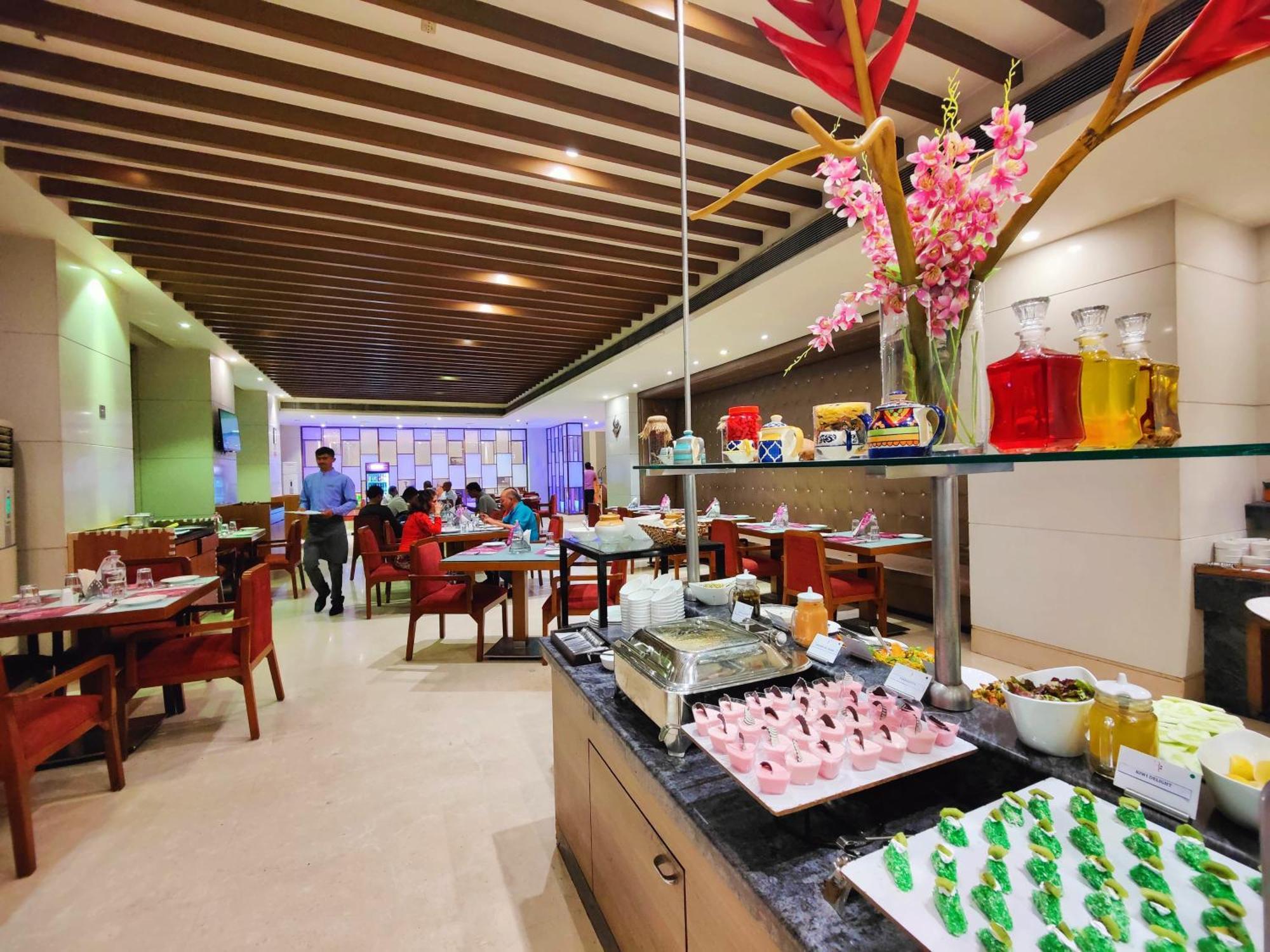 Regenta Central Grand Exotica Pimpri-Chinchwad Zewnętrze zdjęcie