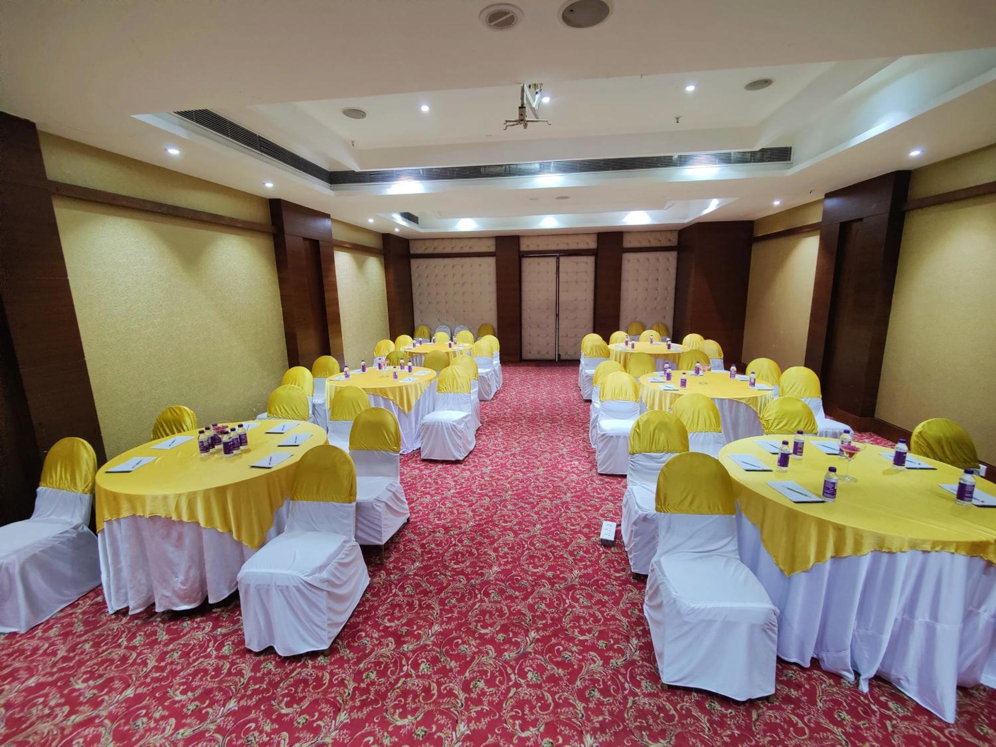 Regenta Central Grand Exotica Pimpri-Chinchwad Zewnętrze zdjęcie