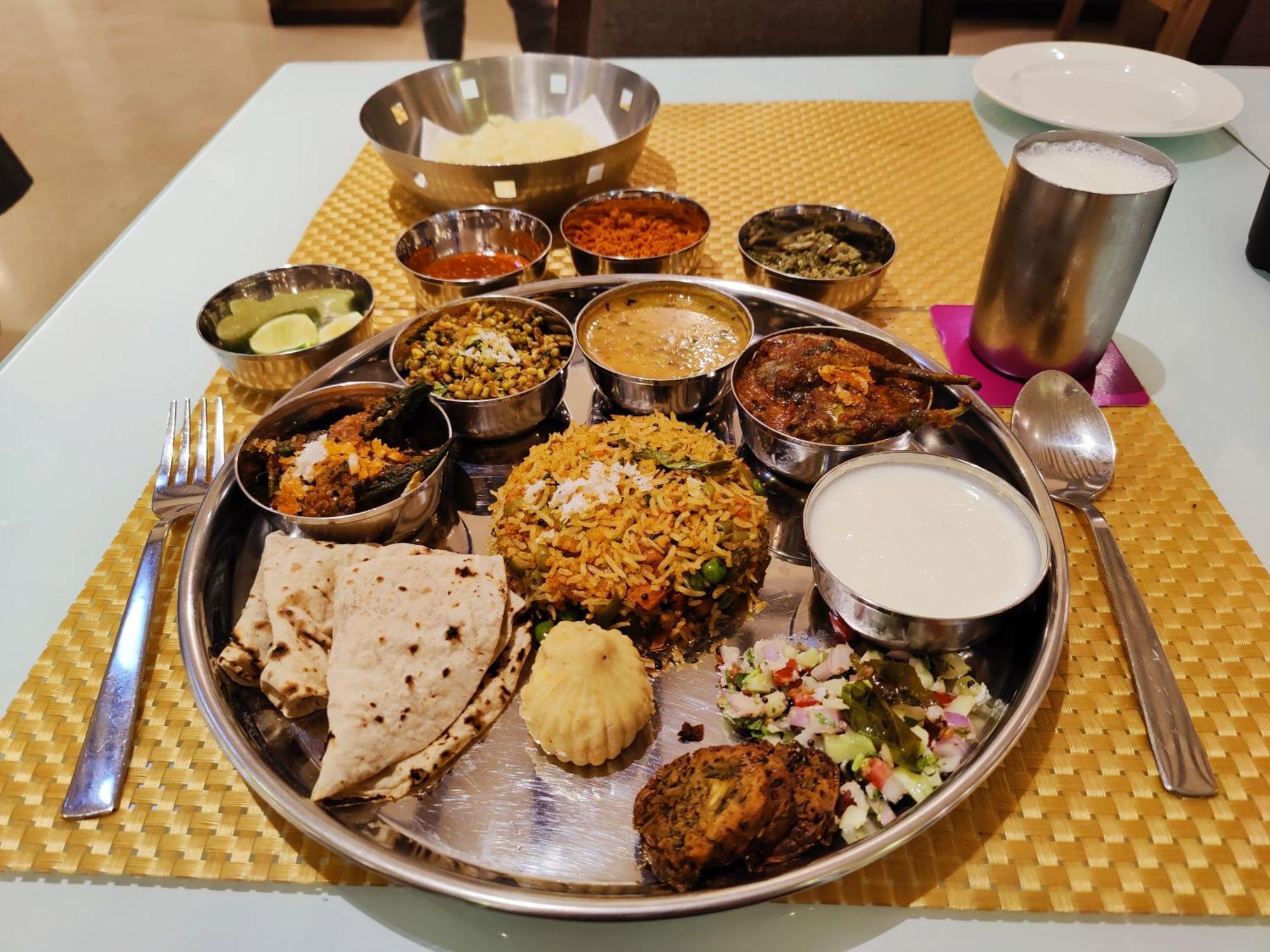 Regenta Central Grand Exotica Pimpri-Chinchwad Zewnętrze zdjęcie
