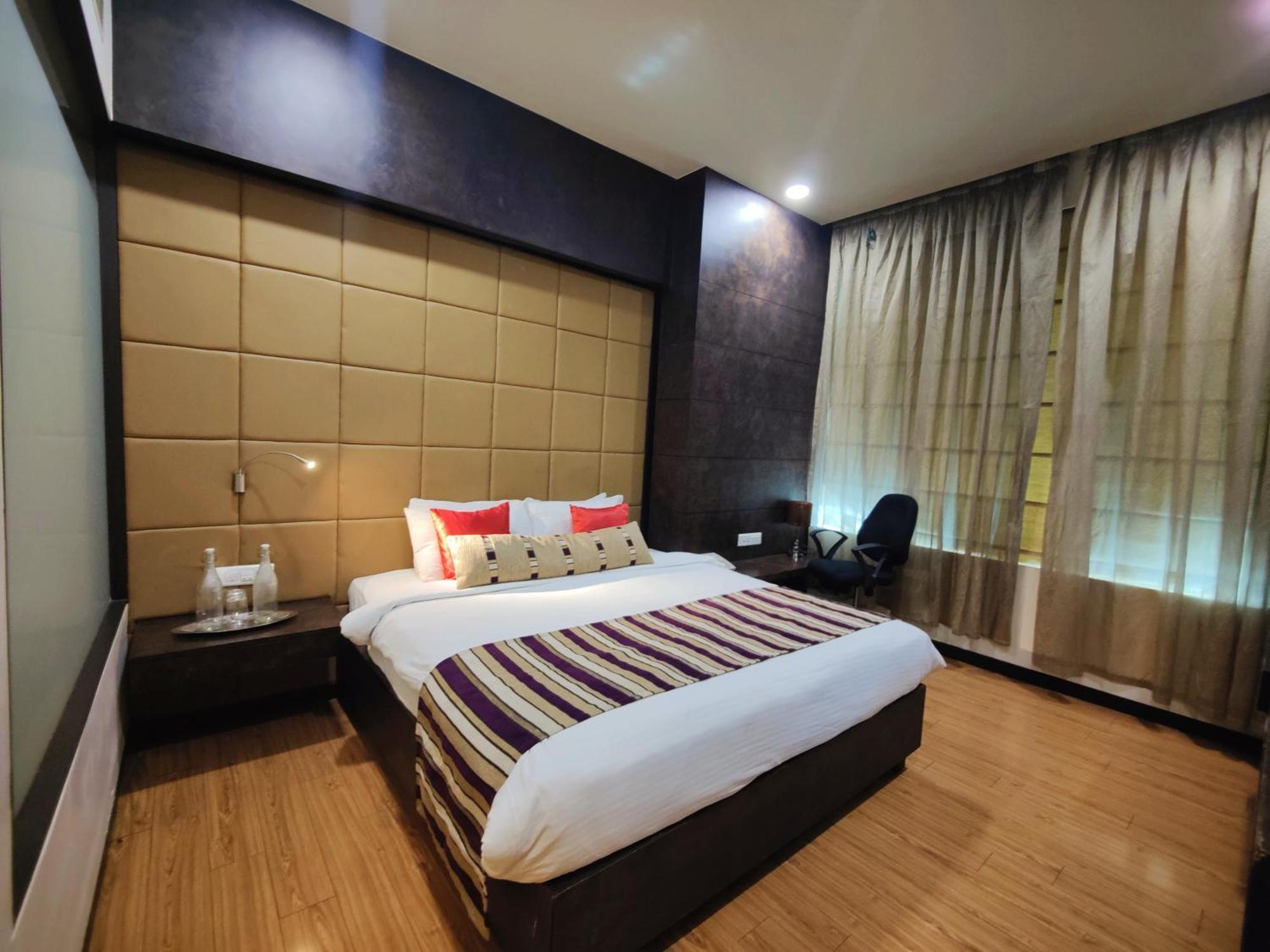 Regenta Central Grand Exotica Pimpri-Chinchwad Zewnętrze zdjęcie