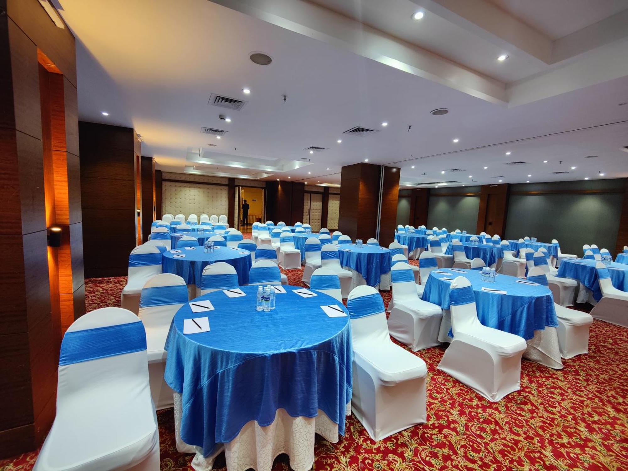 Regenta Central Grand Exotica Pimpri-Chinchwad Zewnętrze zdjęcie