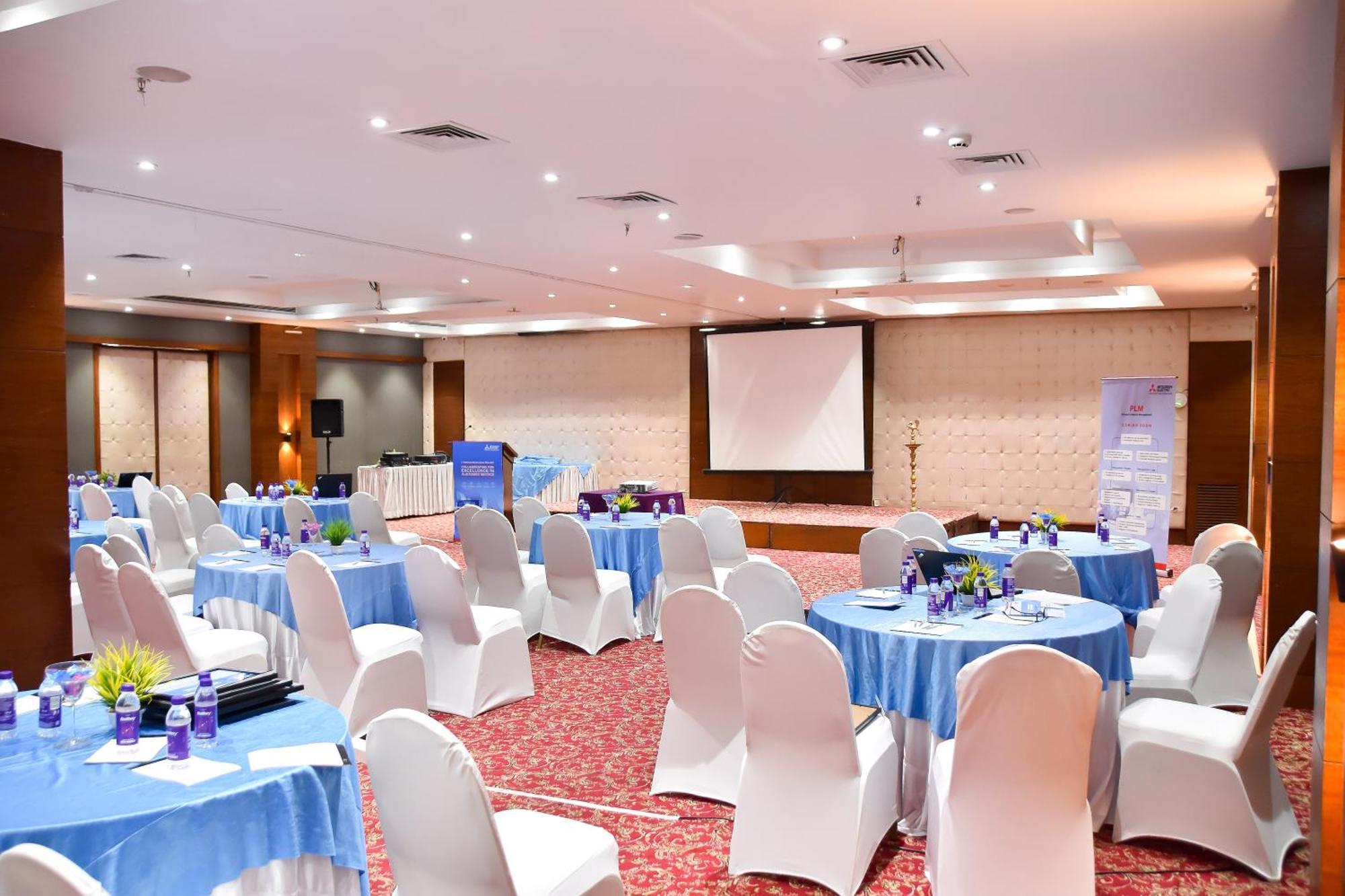 Regenta Central Grand Exotica Pimpri-Chinchwad Zewnętrze zdjęcie