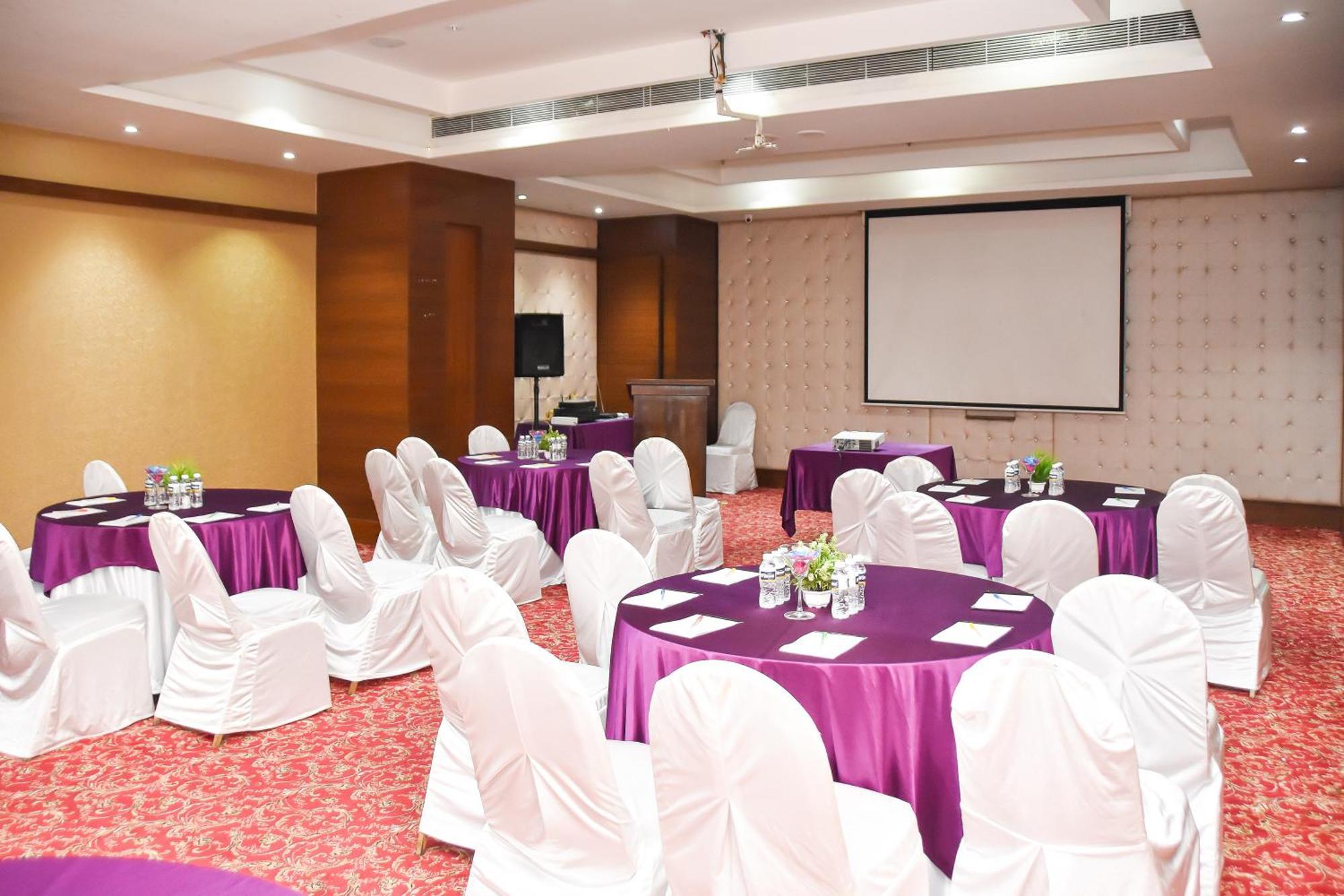 Regenta Central Grand Exotica Pimpri-Chinchwad Zewnętrze zdjęcie
