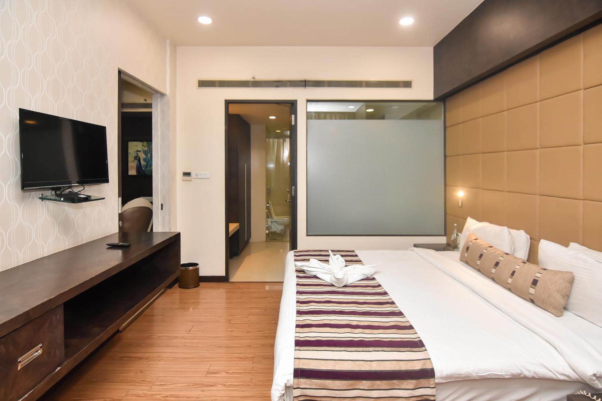 Regenta Central Grand Exotica Pimpri-Chinchwad Zewnętrze zdjęcie