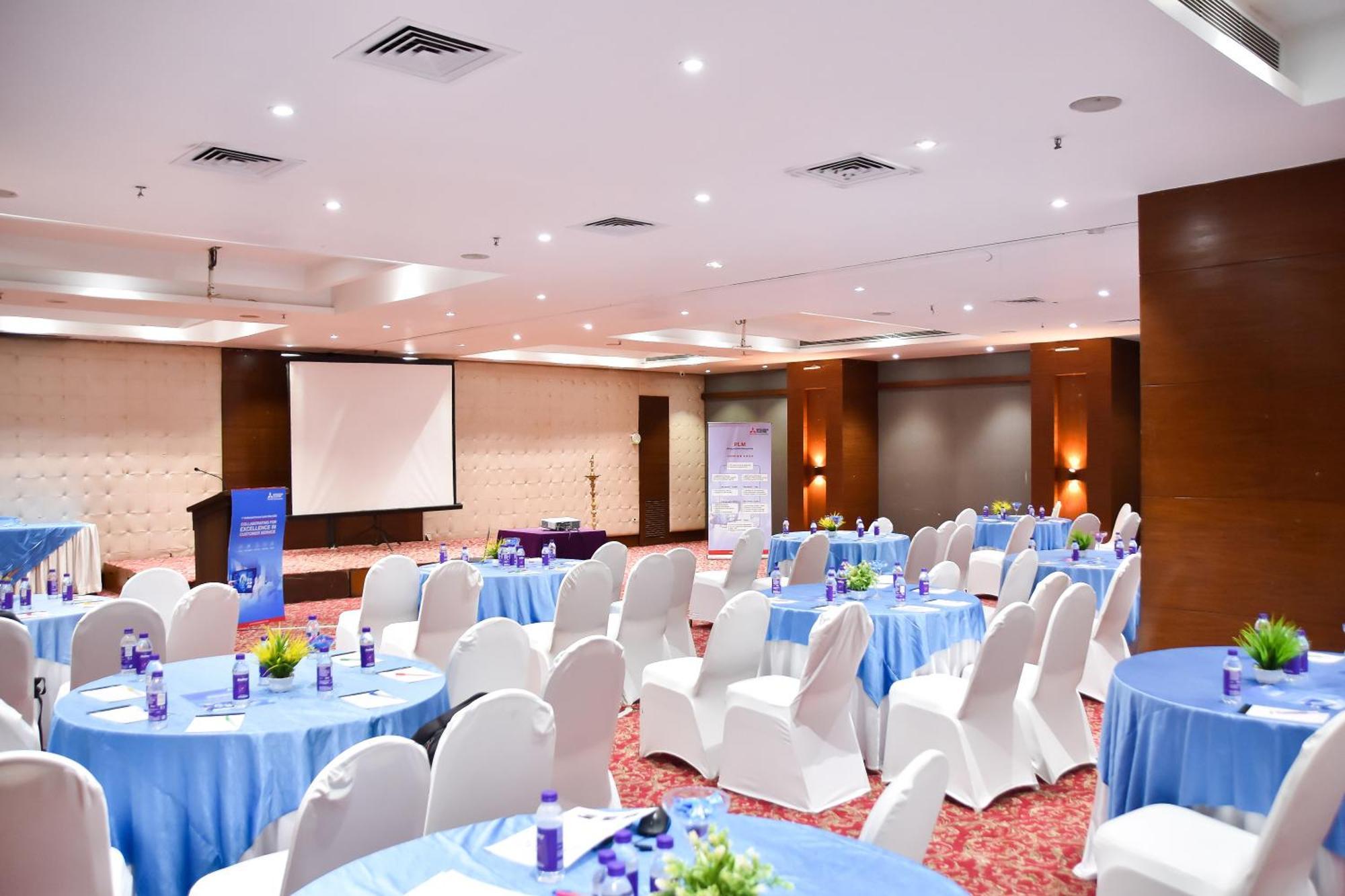 Regenta Central Grand Exotica Pimpri-Chinchwad Zewnętrze zdjęcie