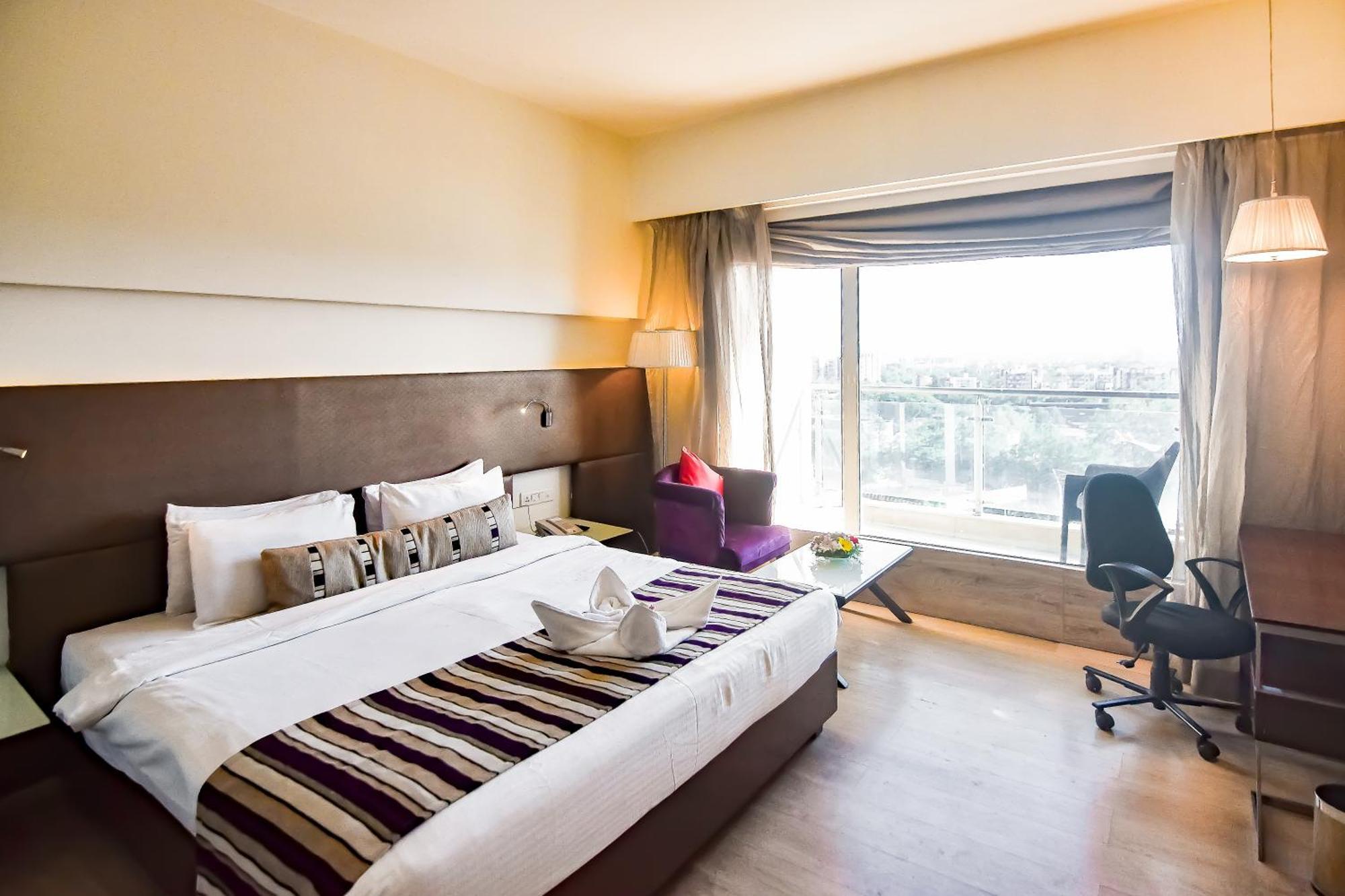Regenta Central Grand Exotica Pimpri-Chinchwad Zewnętrze zdjęcie