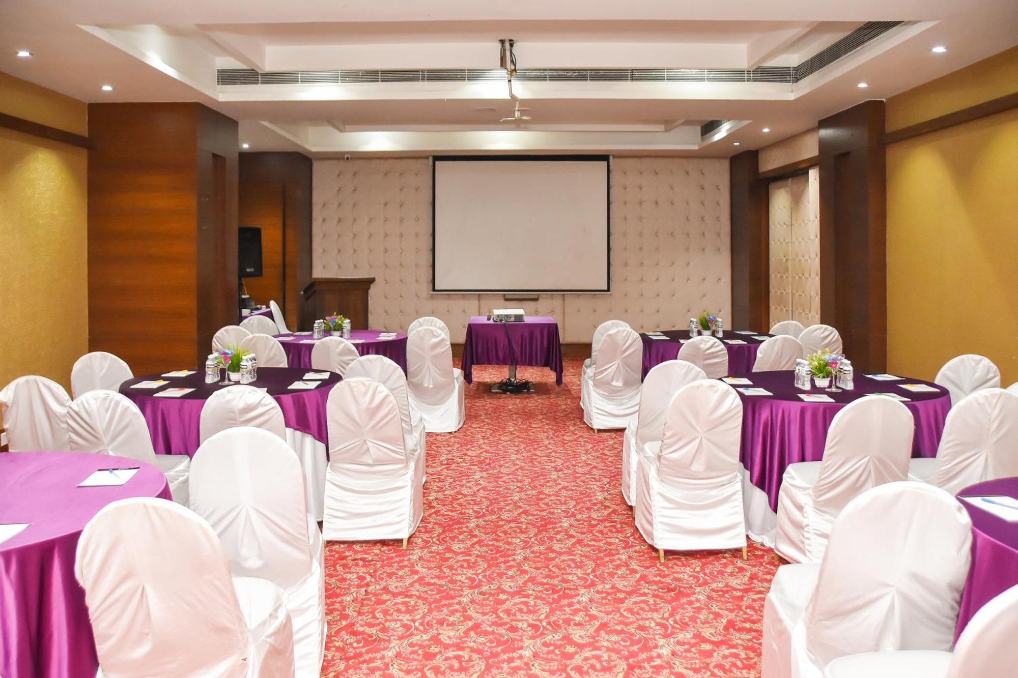 Regenta Central Grand Exotica Pimpri-Chinchwad Zewnętrze zdjęcie