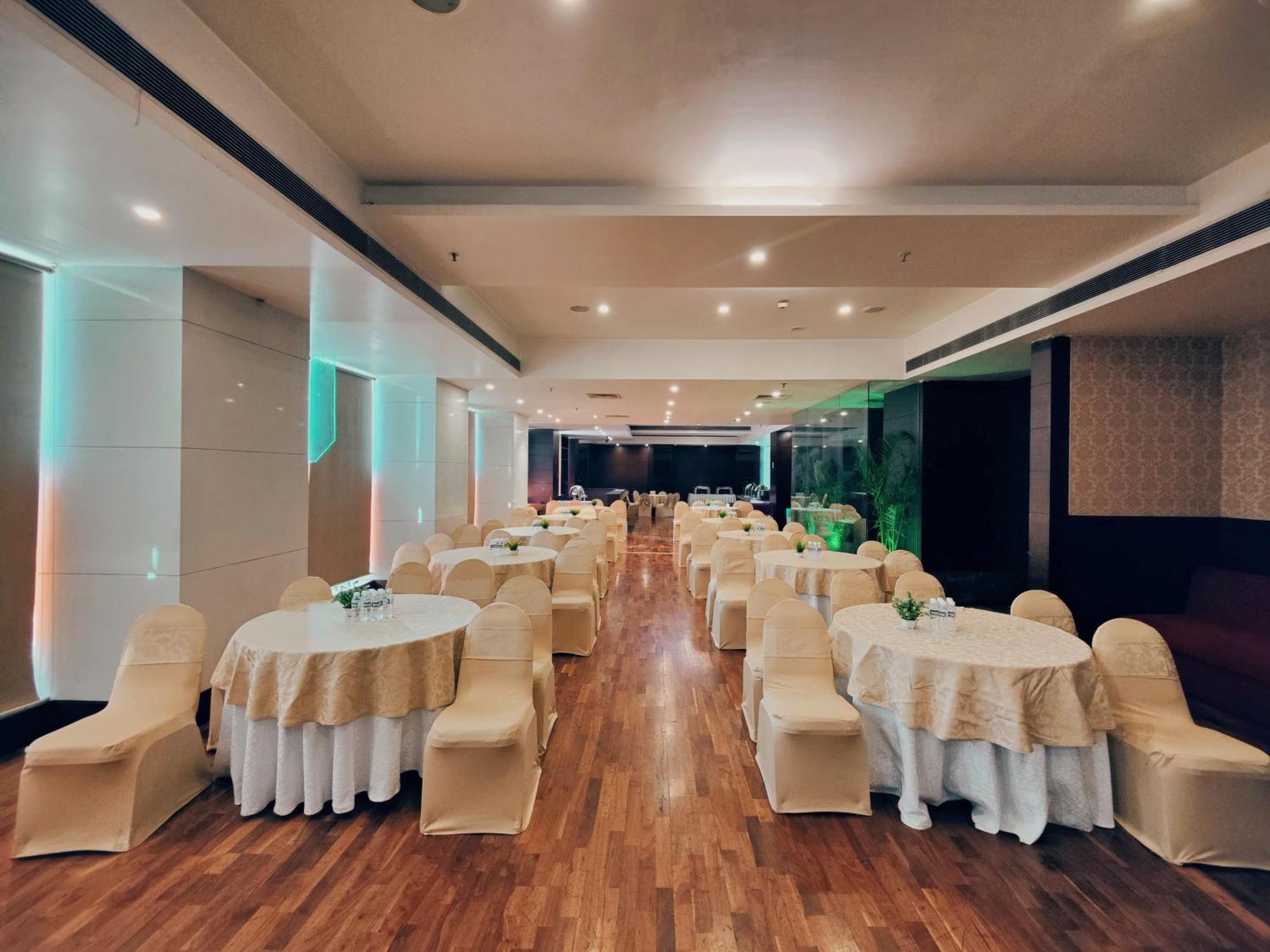 Regenta Central Grand Exotica Pimpri-Chinchwad Zewnętrze zdjęcie
